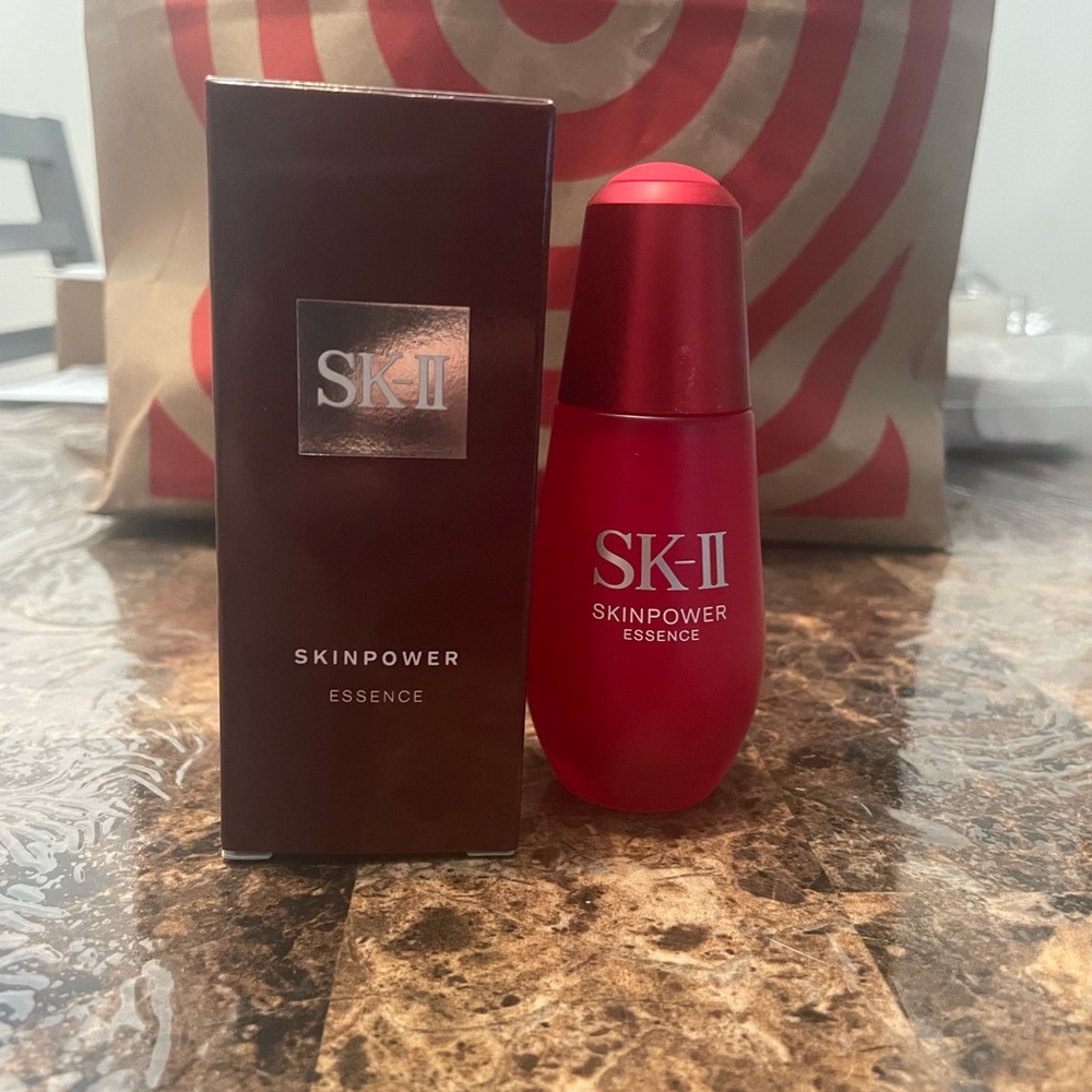 Essence Skin Power Serum